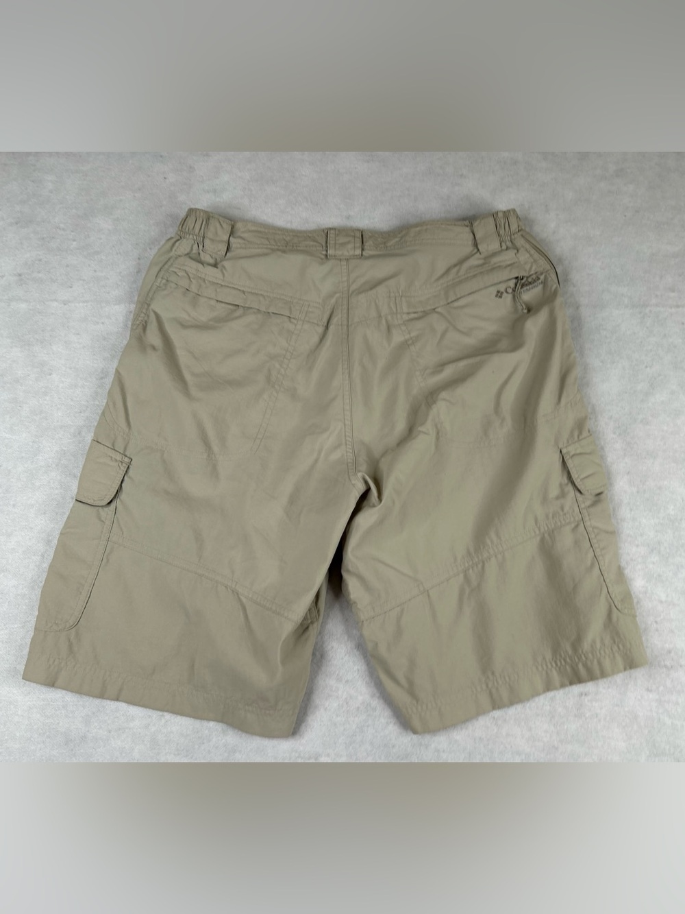 Columbia Titanium Mens Cargo Shorts M Khaki Tan Omni Dry Hiking Outdoor Nylon - Picture 2 of 10